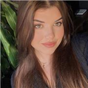 Soy estudiante de Ade y Derecho en la UGR, y ofrezco clases de apoyo con los deberes y algunas materias como Inglés a niñ@s de primaria, 1º y 2º de ESO